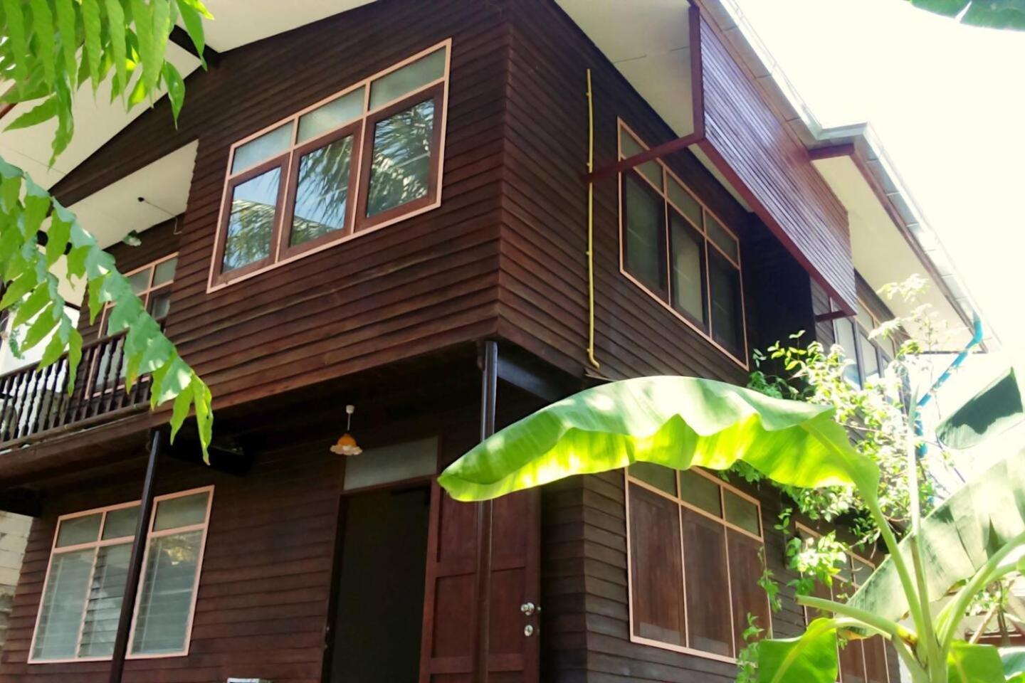 Yesterday Sathon Bangkok Exterior foto