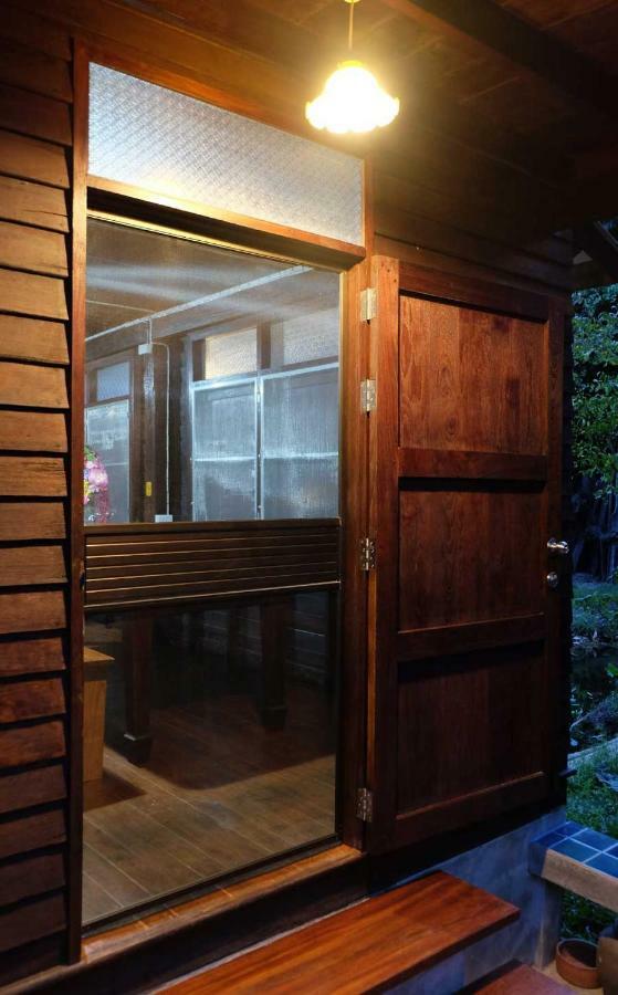 Yesterday Sathon Bangkok Exterior foto