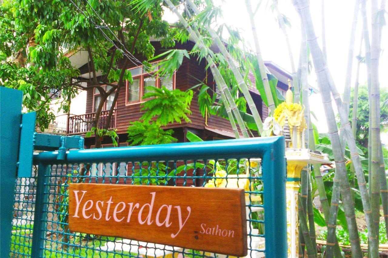 Yesterday Sathon Bangkok Exterior foto